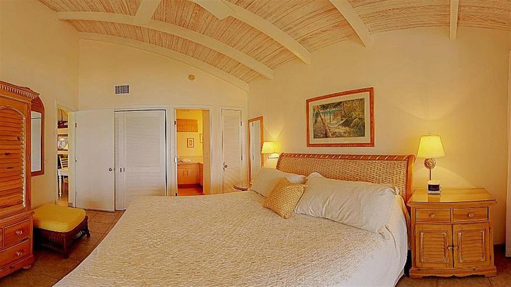 Ocean Club West Resort Грейс-Бэй Экстерьер фото