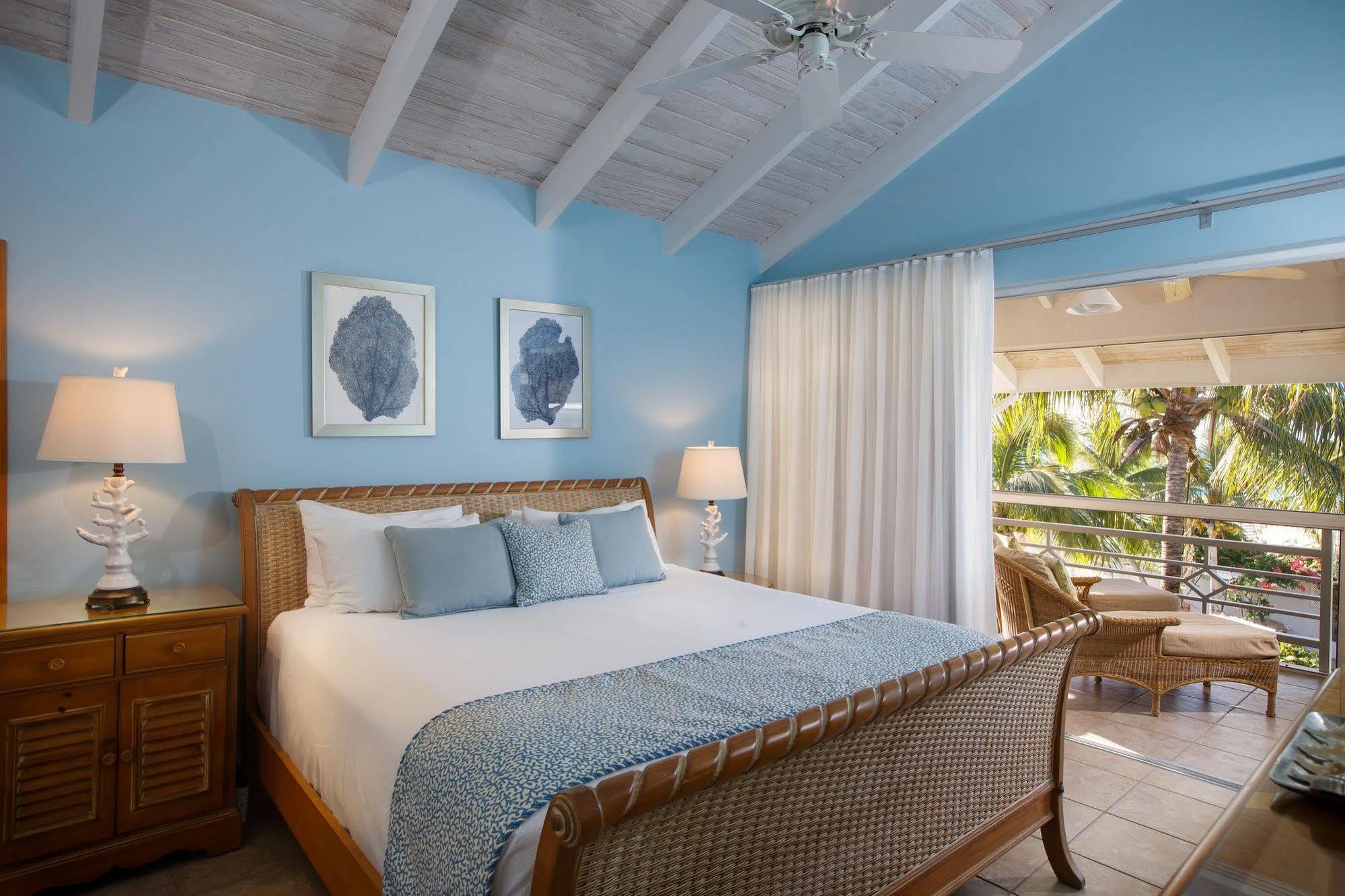 Ocean Club West Resort Грейс-Бэй Экстерьер фото